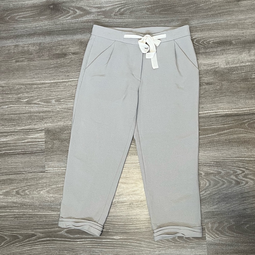 Light grey capri dress pants